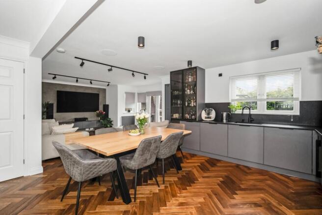 Kitchen/Dining room