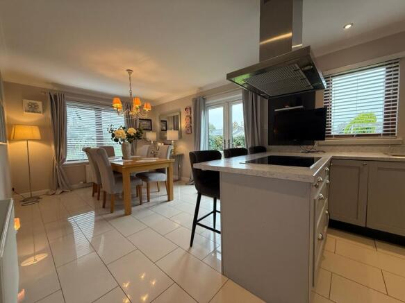 Kitchen & Dining room