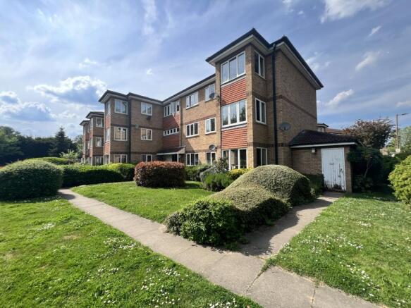 Presented by Nicoleta at EweMove Bexleyheath and D
