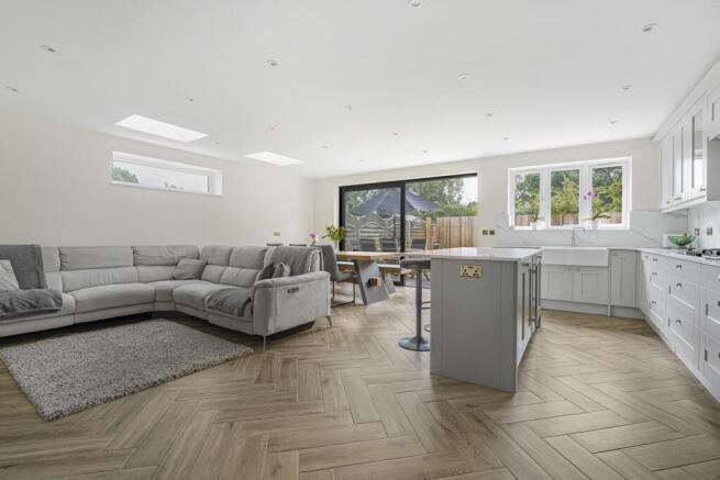 Nicoleta Aliman EweMove Bexleyheath Viewfield Road