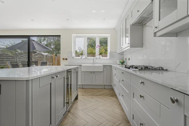 Nicoleta Aliman EweMove Bexleyheath Viewfield Road