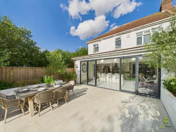 Presented by Clinton at EweMove Bexleyheath and Da