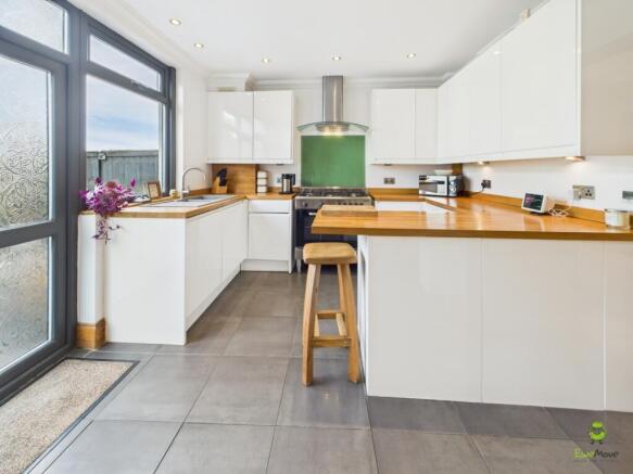 Presented by Clinton at EweMove Bexleyheath and Da