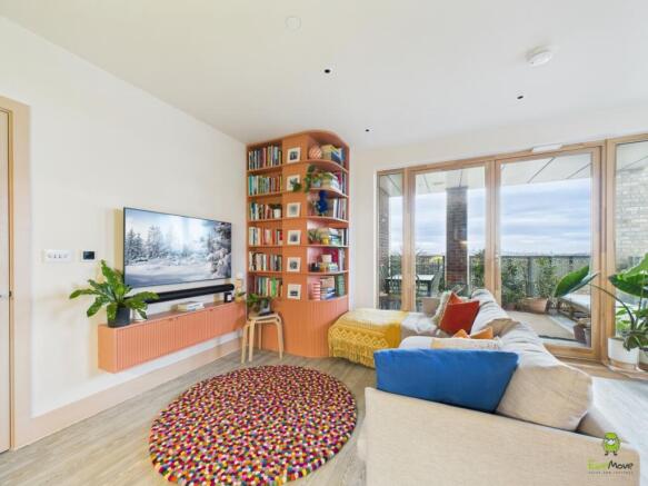 CAM02615G0-PR0132-STILL011