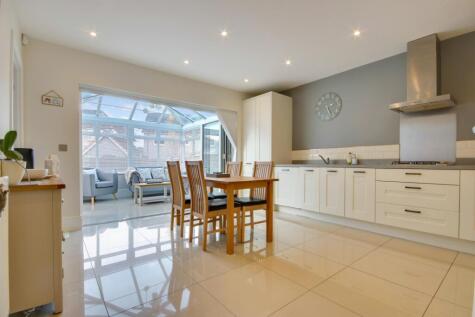 Farm Close, Roundswell, Barnstaple, Devon, EX31
