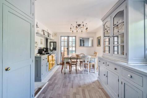 Clovelly Road, Bideford, Devon, EX39