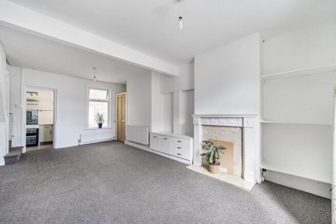 1346165-7-68aeea62193a7