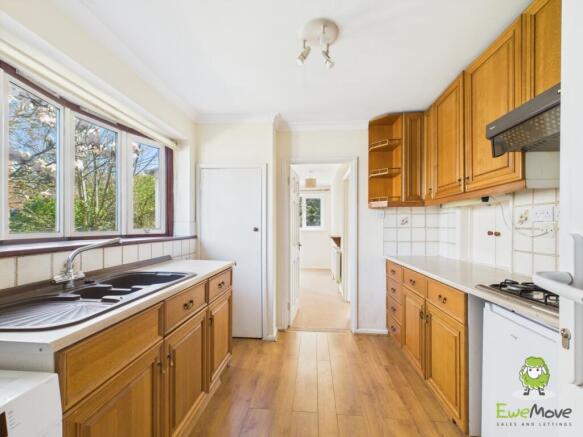EweMove Basingstoke Estate Agents Chandler Road