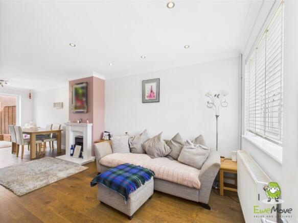 EweMove Estate Agents Basingstoke - Chaldon Green 