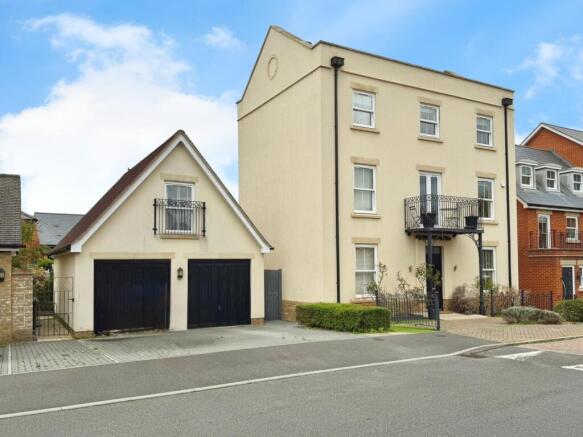 EweMove Estate Agents Basingstoke - Rockbourne Roa