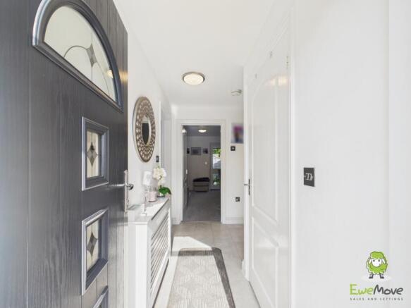EweMove Estate Agents Basingstoke -Dundee Gardens 