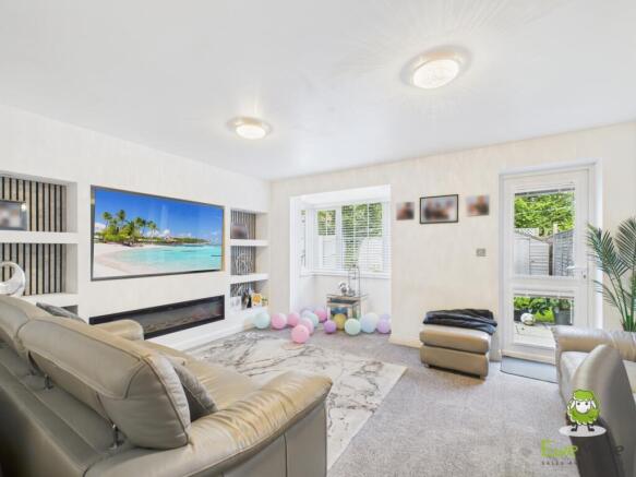 EweMove Estate Agents Basingstoke -Dundee Gardens 