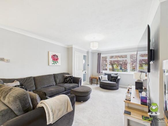 EweMove Estate Agents Basingstoke - Lea Close - Lo