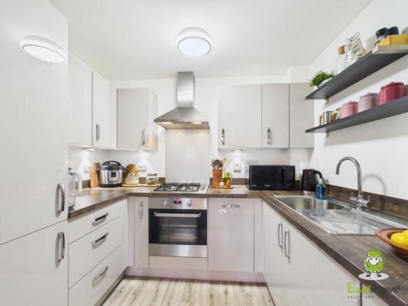 EweMove Estate Agents Basingstoke - Fleetlands Hou