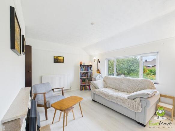 EweMove Estate Agents Basingstoke - St Andrews Roa