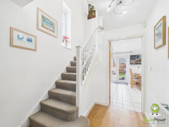 EweMove Estate Agents Basingstoke - Penton Way -Ha