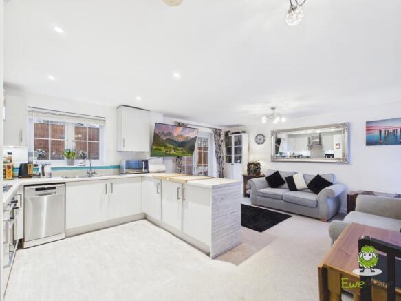 EweMove Estate Agents Basingstoke - Cornice Road 