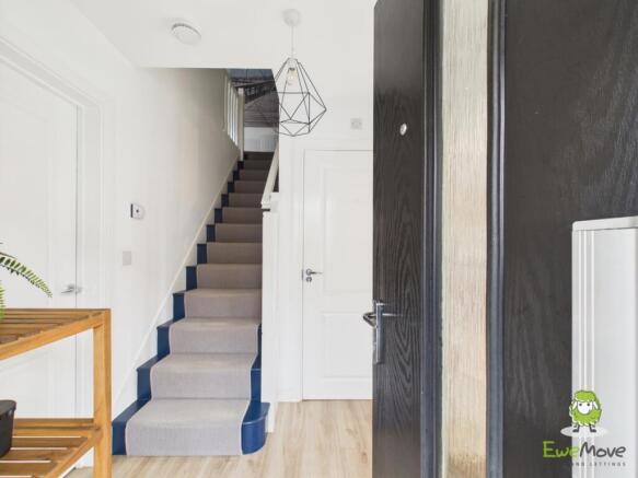 EweMove Estate Agents Basingstoke - 64 The Coach R