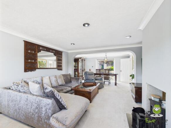 EweMove Basingstoke Estate Agents - 24 Byfleet Ave