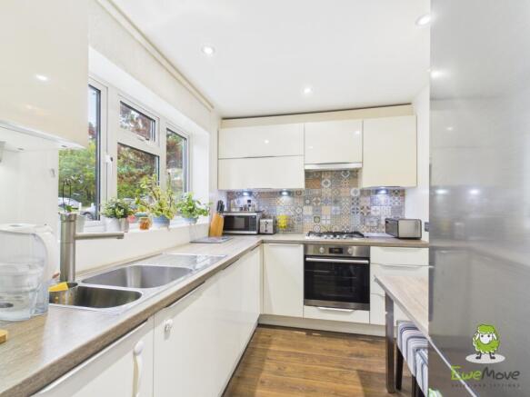 EweMove Estate Agents Basingstoke - Ajax Close - K