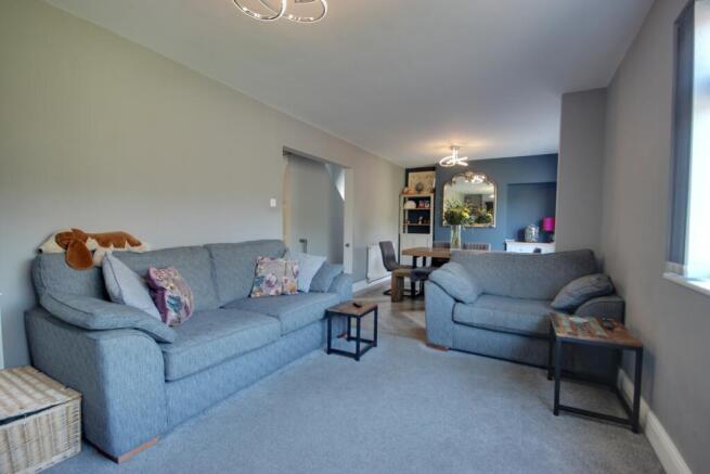 1 Lounge Area B