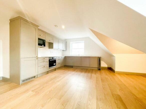 Flat 6, 57 Malden Road (i).jpg