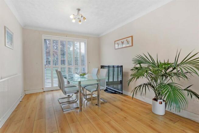 994604936 - 5 Hilbert Road, SM3 20.jpg