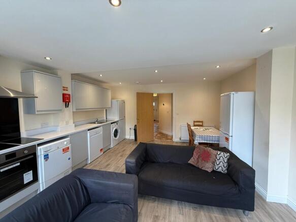 20251010_08510759...