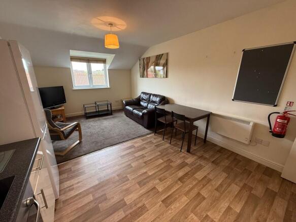 IMG-20250801-WA00...