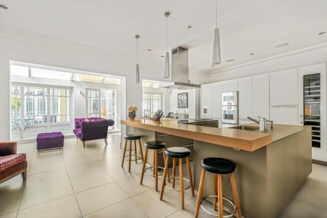 Open Plan Kitchen & Family Area