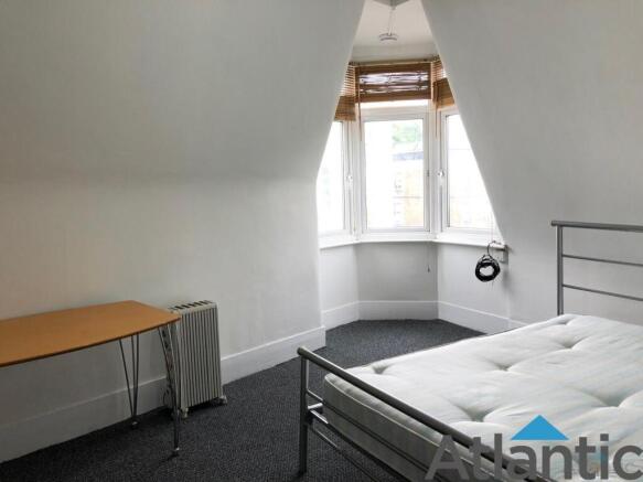 Large 2nd Floor Studio Flat