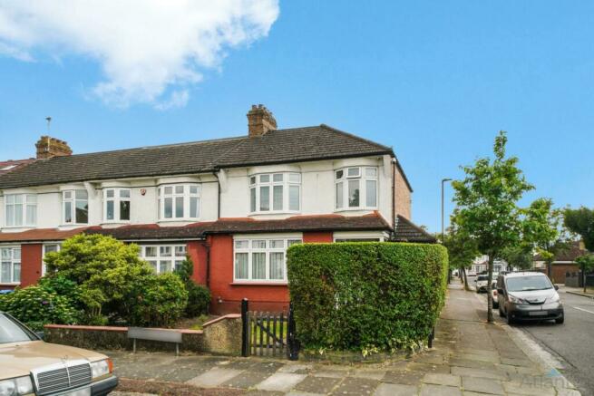 Three Bedroom End of Terrace House