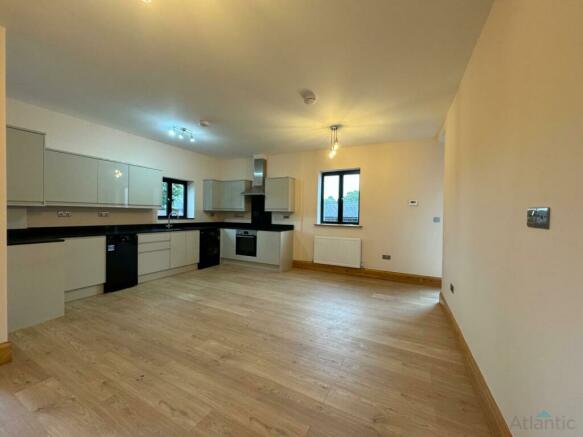 Large 2 Bedroom Flat