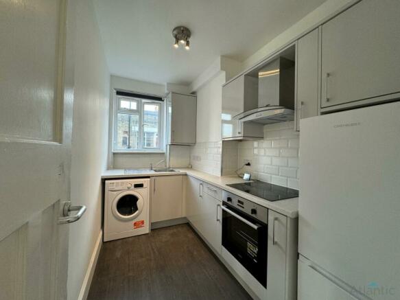 Large 2 Bedroom 2nd Floor Flat in Angel Islington