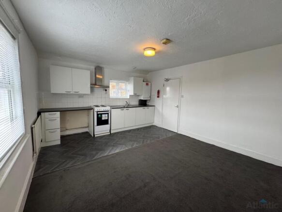 Large Top Floor 1 Bedroom Flat