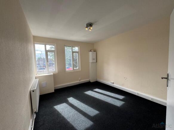 Large 2 Bedroom Flat