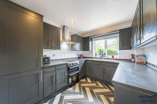 11a24a39-eb54-448...