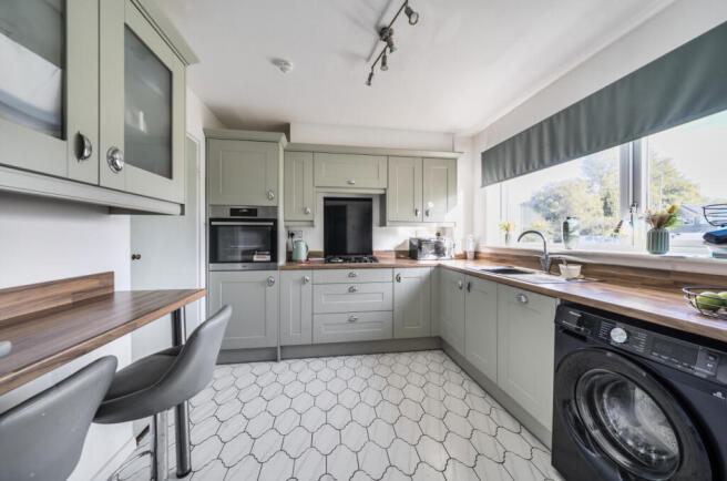 13551421068d25a2772b05