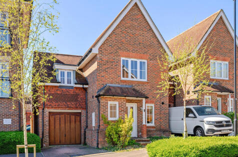Chandlers Field Drive, Haywards Heath, West Sussex