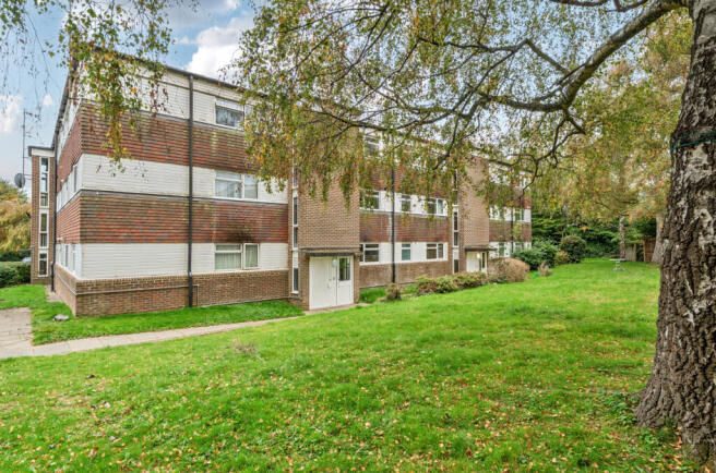 1369469-4-68efacb...