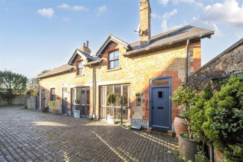 Bazzleways Close, Milborne Port, Sherborne