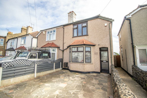 Shoeburyness - 2 bedroom end of terrace house for sale