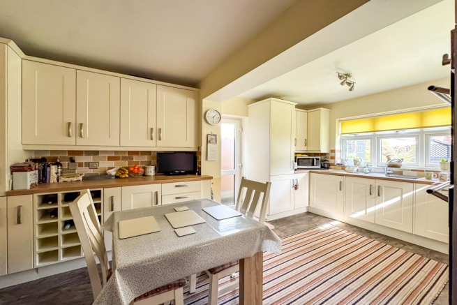 Kitchen/Breakfast Room