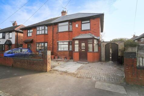 Larch Avenue, Wigan, WN5
