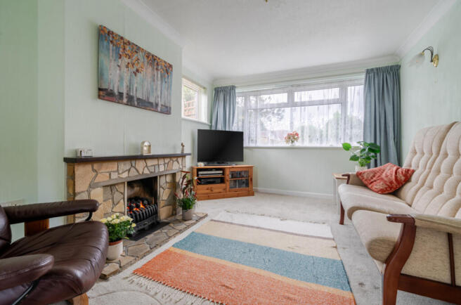 1349285-7-68c3fe2...