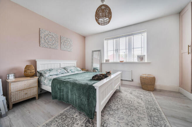 1372343-12-690223...