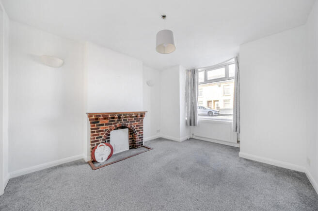 1377116-7-6929a3a...