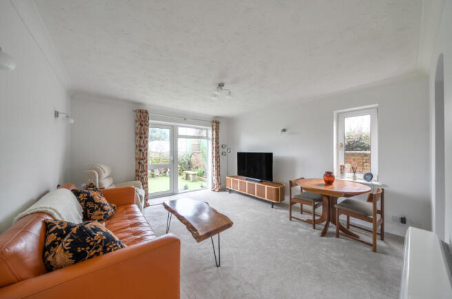 1400885-1-6967bbd...