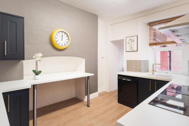 90 Pennsylvania, Kitchen 1