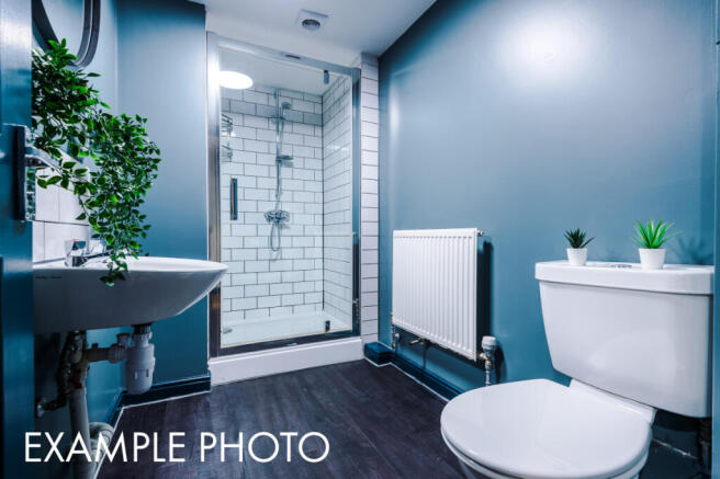 Flat 32, Shoe & Boot, Bathroom 1